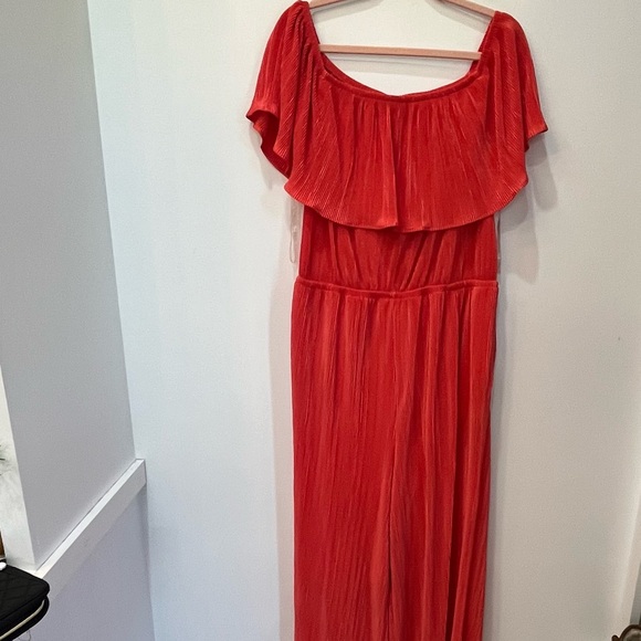 Lane Bryant Coral Pleated Multi-Way Off-The-Shoulder Jumpsuit size 14/16 - Picture 3 of 11